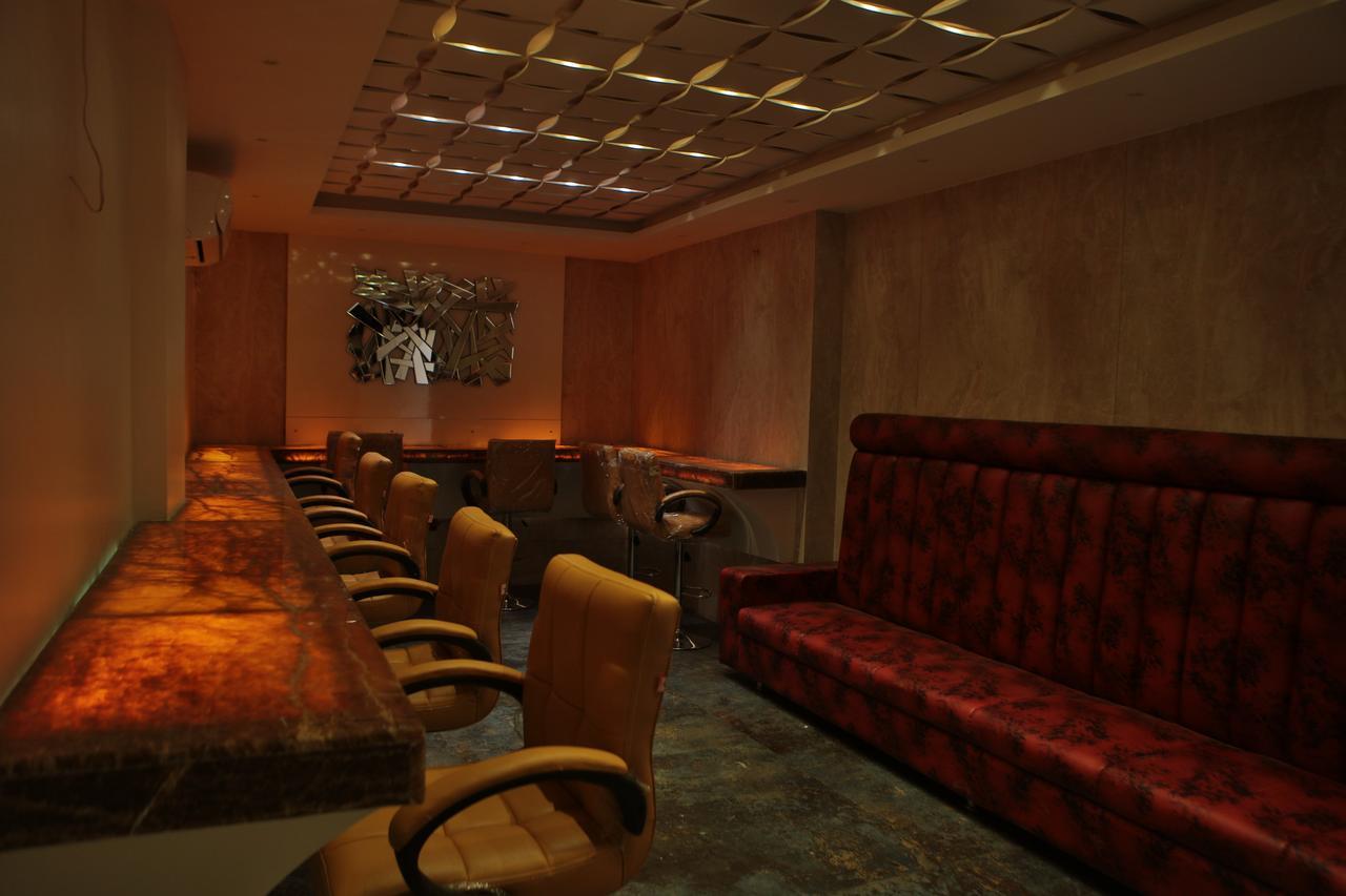 Hotel K P Pride 贾尔冈 外观 照片